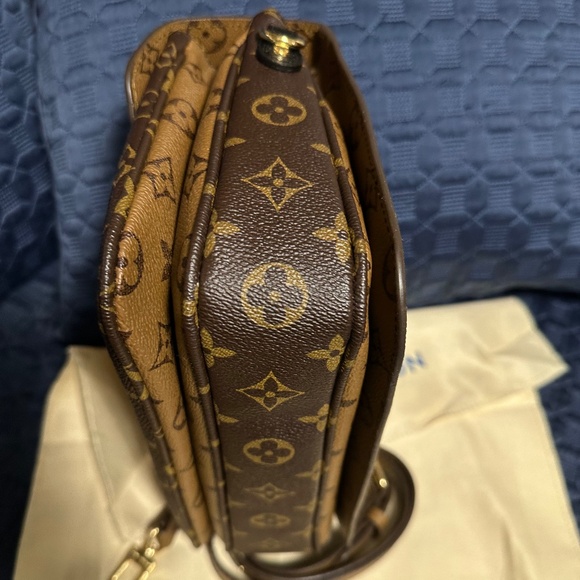 Brown and Tan Cross body - Picture 5 of 7